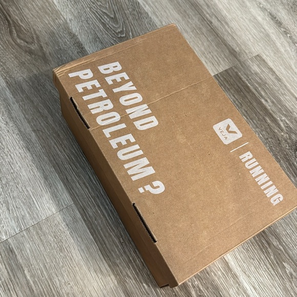 Veja Mens Impala running sneakers trainers white Eggshell sz 40 US 9 - Picture 5 of 11